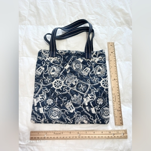 Super cute quilted travel bag. - Picture 2 of 4